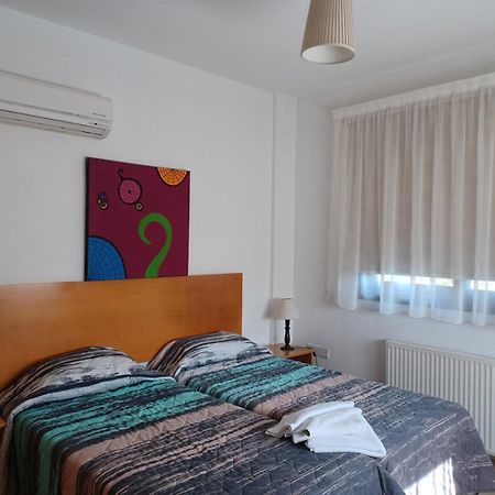 C & A Hotel Apartments Polis Bagian luar foto