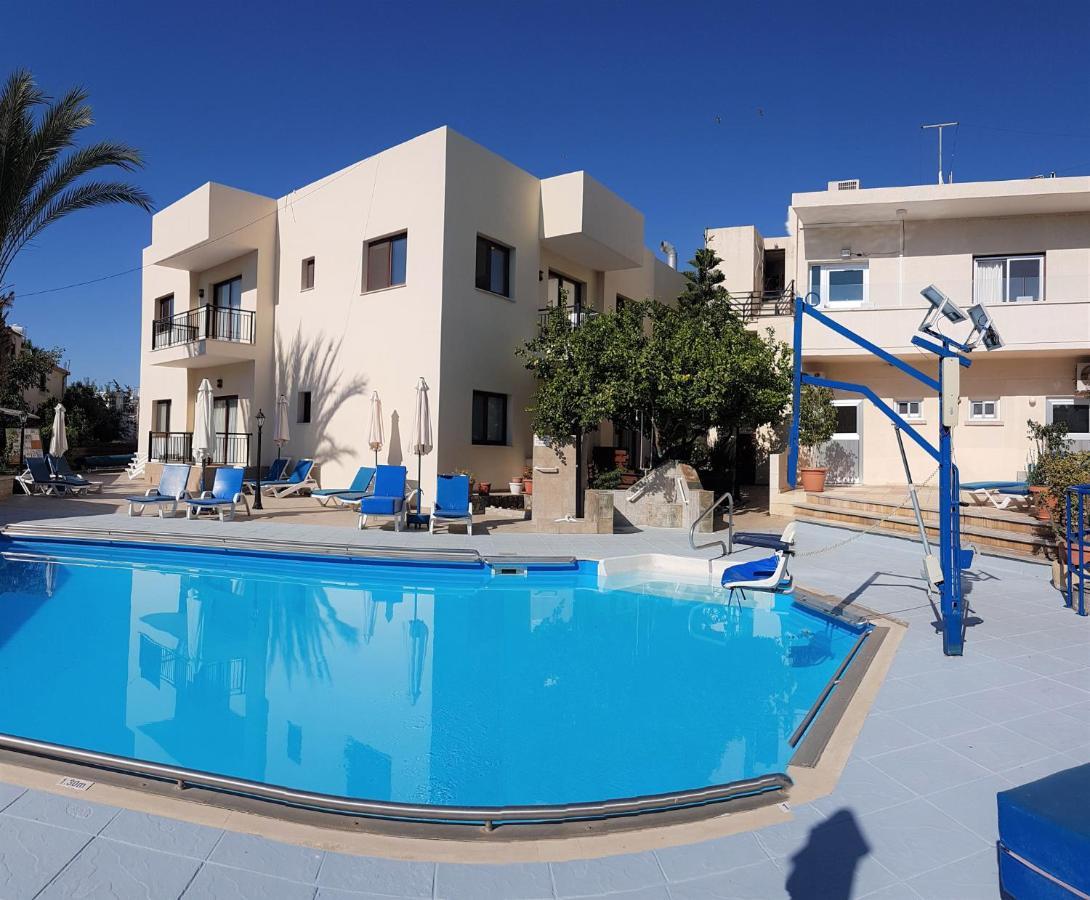 C & A Hotel Apartments Polis Bagian luar foto