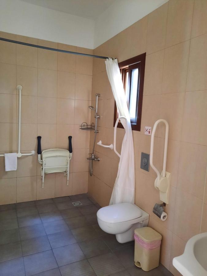 C & A Hotel Apartments Polis Bagian luar foto