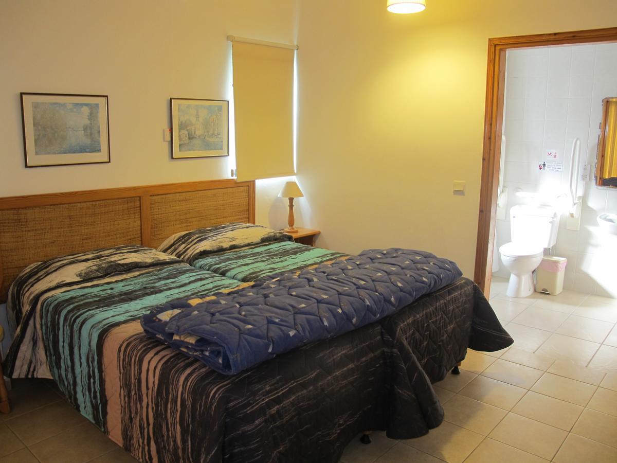 C & A Hotel Apartments Polis Bagian luar foto
