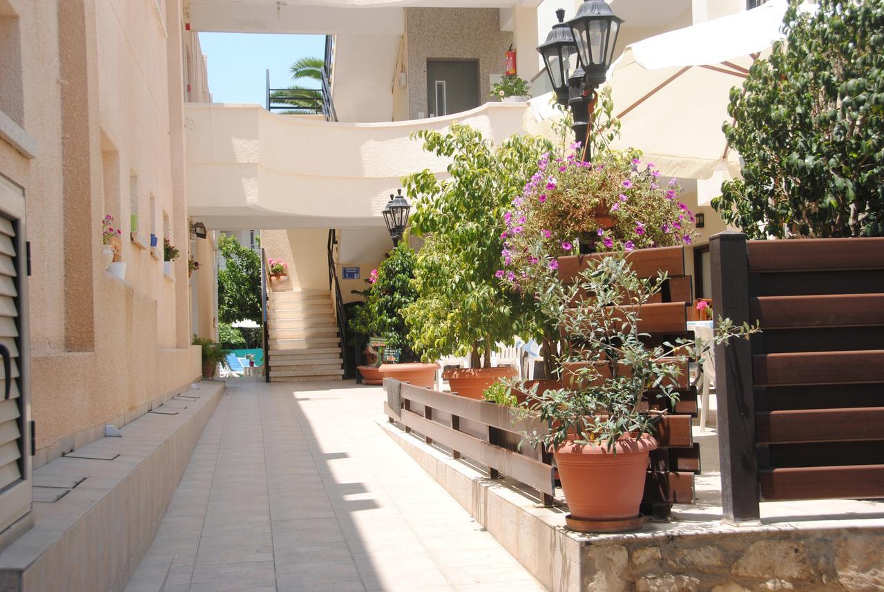 C & A Hotel Apartments Polis Bagian luar foto