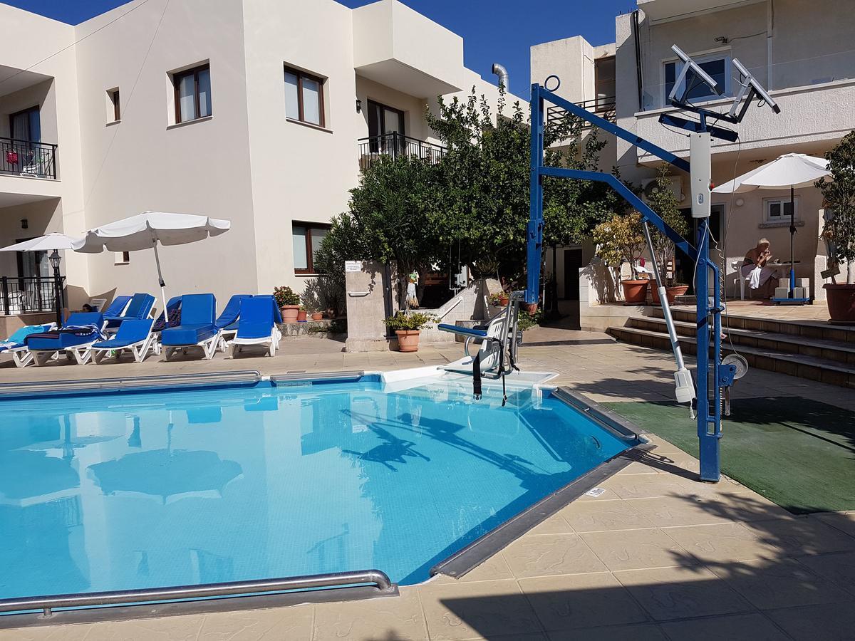 C & A Hotel Apartments Polis Bagian luar foto